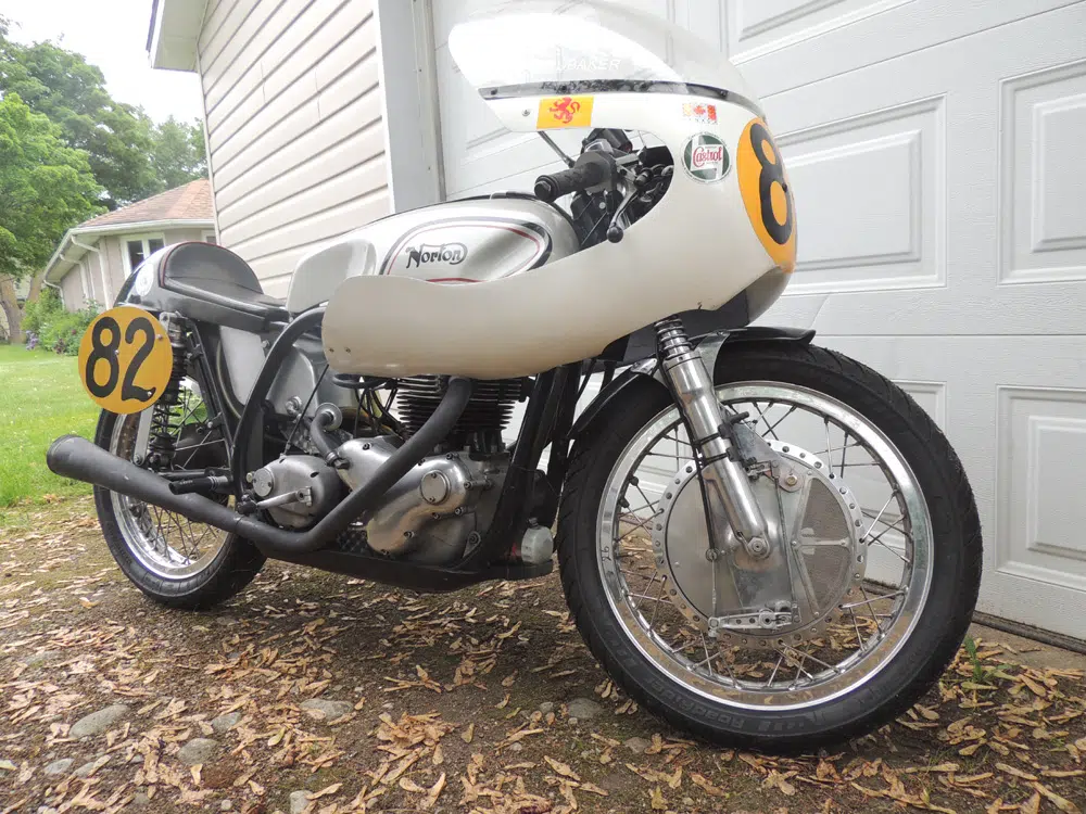 Early reed valve breather