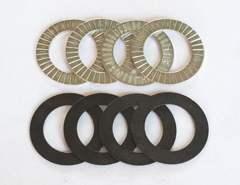 Valve spring shims (4) for balancing, 2 different thicknesses available